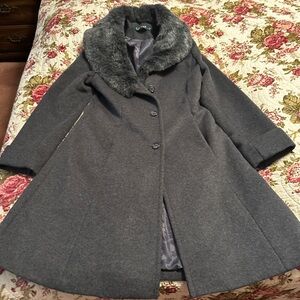 Lauren Ralph Lauren Women’s Gray Faux Fur Collar Coat Sz 8 like new